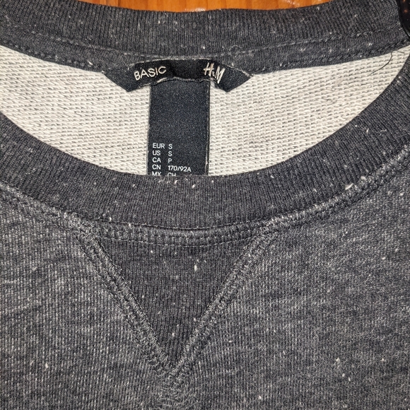 Custom bleach dyed H&M sweater - Picture 3 of 3